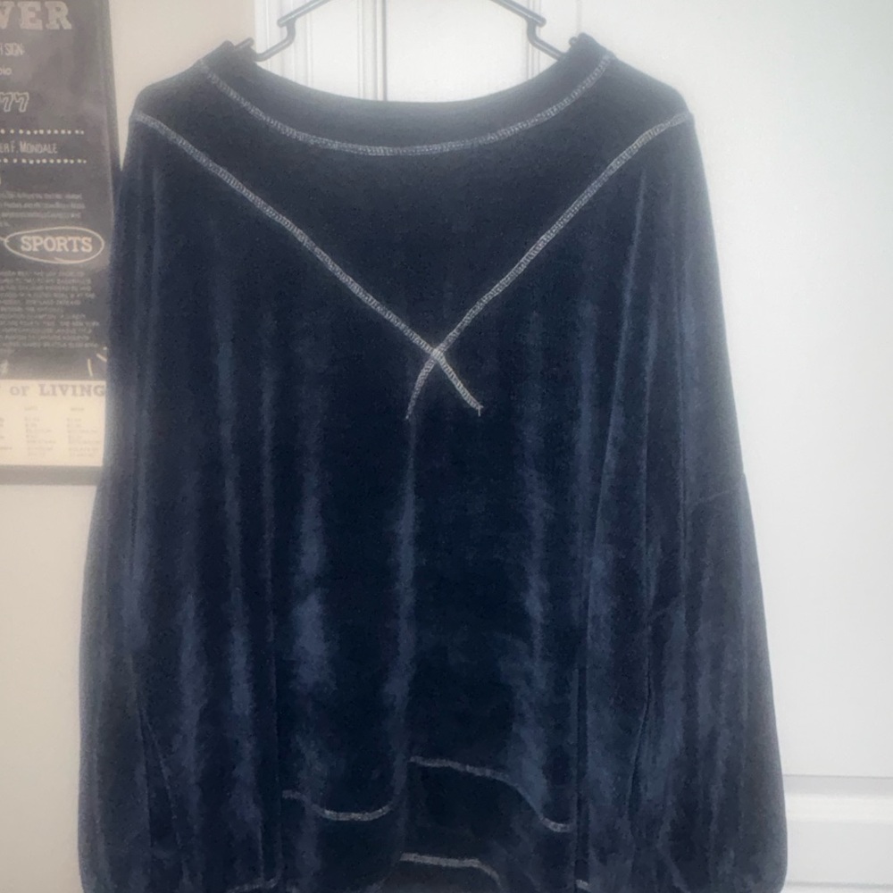 Cozy Navy Velour Pullover Hoodie with Contrast Stitching